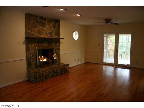 205 Rustic Dr, Carson, VA 23830 photo 2