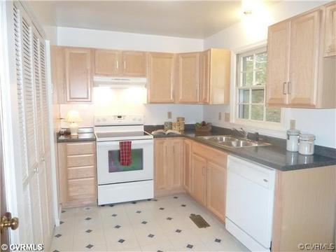3043 Speeks Dr, Midlothian, VA 23112 photo 2