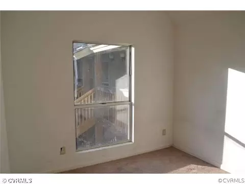 477 E Lake Cir, Chesapeake, VA 23322 photo 10