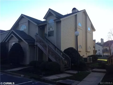 477 E Lake Cir, Chesapeake, VA 23322 photo 1