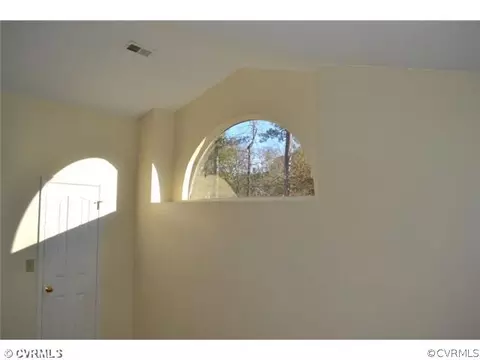477 E Lake Cir, Chesapeake, VA 23322 photo 17