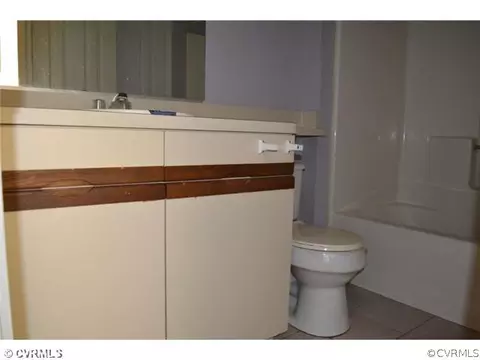 477 E Lake Cir, Chesapeake, VA 23322 photo 13