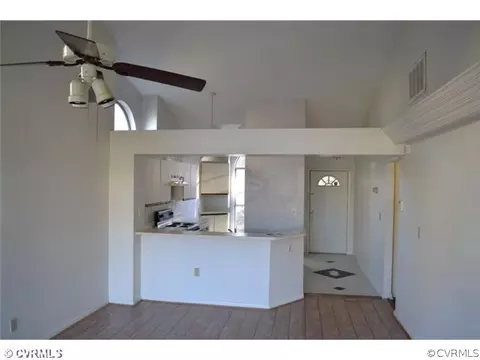 477 E Lake Cir, Chesapeake, VA 23322 photo 9
