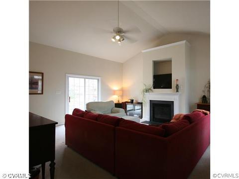 7906 Longfellow Ct, Midlothian, VA 23112 photo 4