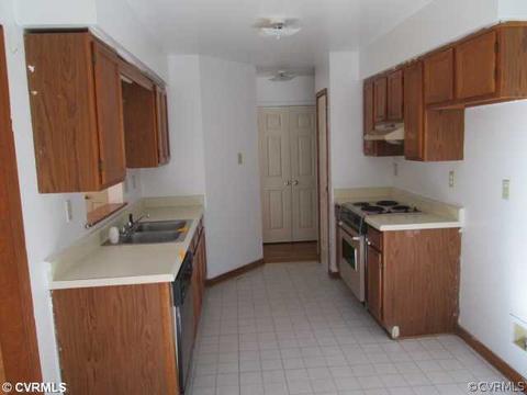 5805 Mill Spring Rd, Midlothian, VA 23112 photo 2