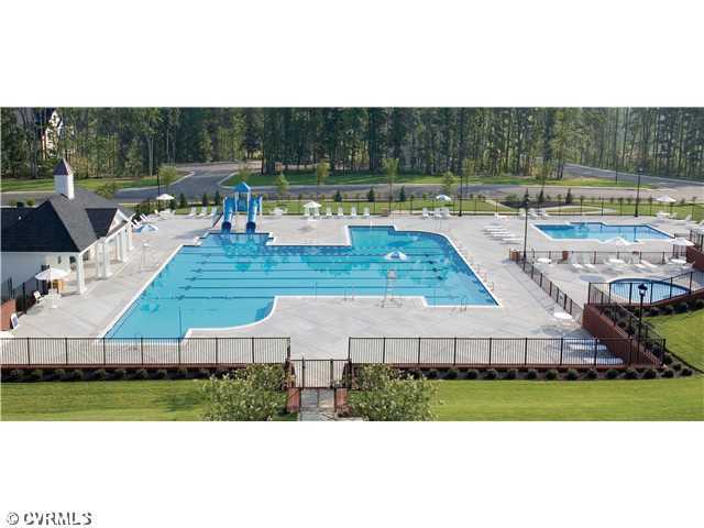 4013 Caddington Dr, Midlothian, VA 23113 photo 2