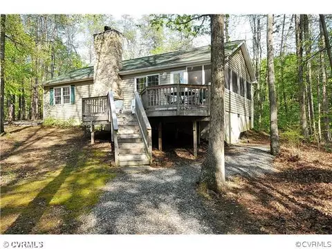 49 Walnut Ct, Bumpass, VA 23024 photo 2