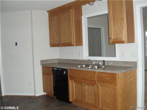 8376 Pine Acre Ln, Carson, VA 23830 photo 4