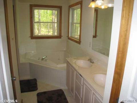135 Rolling Path Rd, Louisa, VA 23093 photo 6