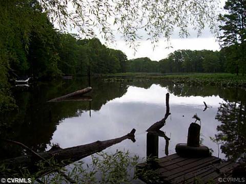 8425 Hicks Island Rd, Lanexa, VA 23089 photo 2