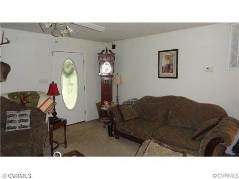 26035 Greentree Ln, Carson, VA 23830 photo 5
