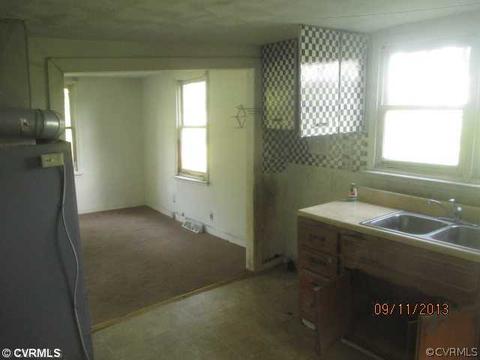 17811 Fox Branch Rd, Carson, VA 23830 photo 4