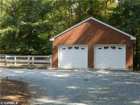 2182 Gammon Town Rd, Bumpass, VA 23024 photo 2