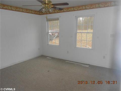 907 Second St, Crewe, VA 23930 photo 8