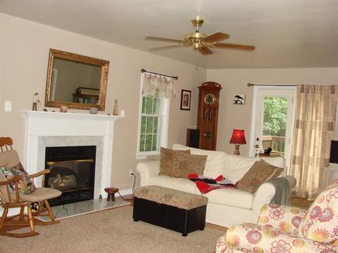 910 Winterbrook Dr, Powhatan, VA 23139 photo 3