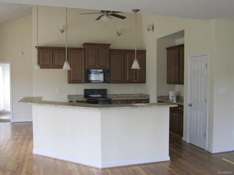 107 Giddy-up Ln, Ashland, VA 23005 photo 2