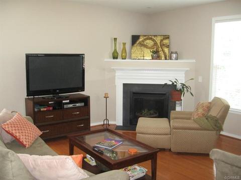 2512 Cascade Meadows Dr, Midlothian, VA 23112 photo 2