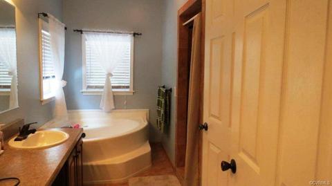 19600 Log Rd, Carson, VA 23830 photo 6