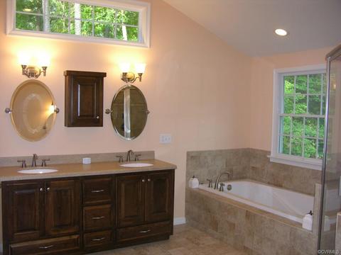 8911 Gibson Dr, Sutherland, VA 23885 photo 3