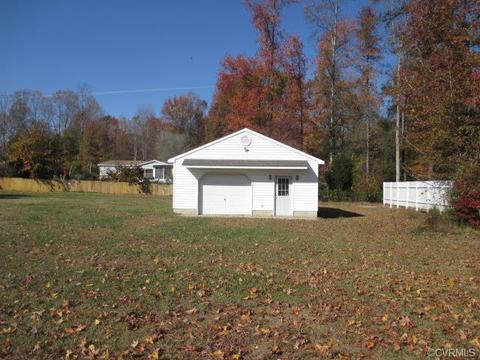 8052 Ark Rd, Gloucester, VA 23061 photo 2