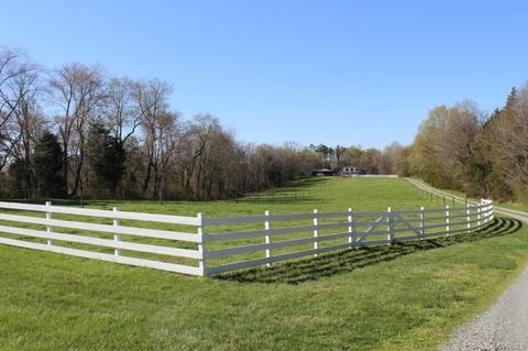 3250 Pineview Dr, Powhatan, VA 23139 photo 1