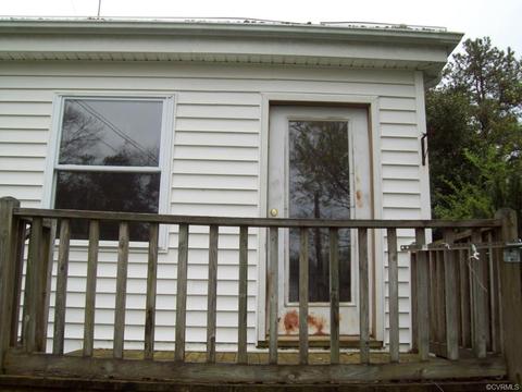 705 Powell St, Crewe, VA 23930 photo 8