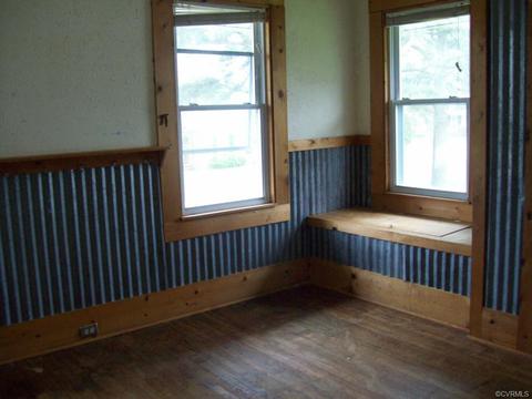 705 Powell St, Crewe, VA 23930 photo 18