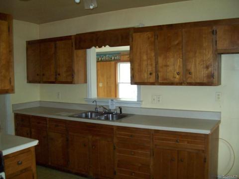705 Powell St, Crewe, VA 23930 photo 15