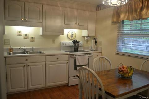 13205 Gate Post Ct, Midlothian, VA 23112 photo 3