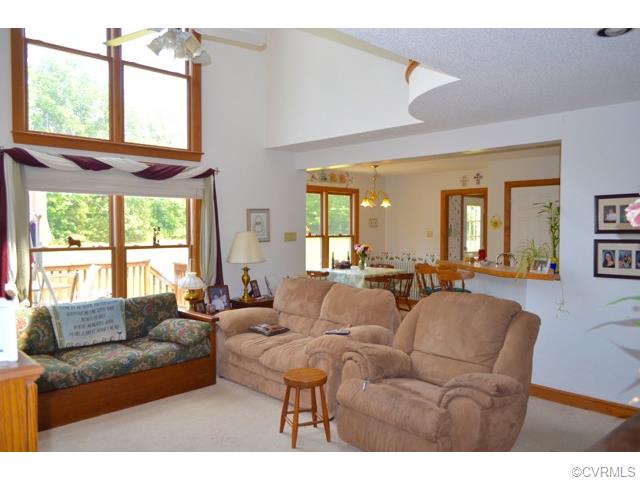 14357 Warwick Hill Rd, Petersburg, VA 23805 photo 5