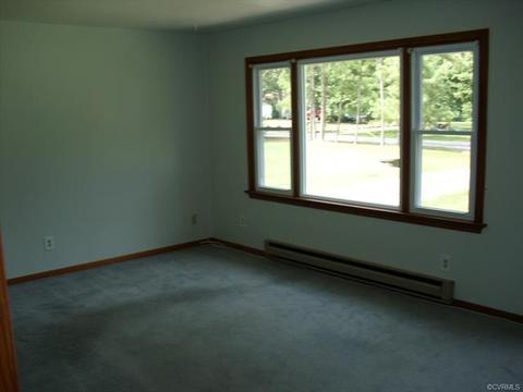 302 Devonshire Dr, Aylett, VA 23009 photo 2