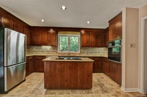 3702 Commodore Point Ct, Midlothian, VA 23112 photo 3