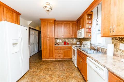11300 Eagle Point Rd, Chester, VA 23831 photo 5
