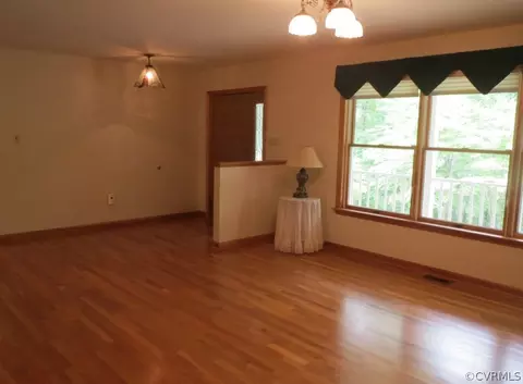 1314 Featherfin Rd, Prospect, VA 23960 photo 7