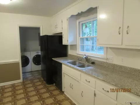11219 Forestwind Dr, Midlothian, VA 23112 photo 5