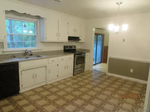 11219 Forestwind Dr, Midlothian, VA 23112 photo 4