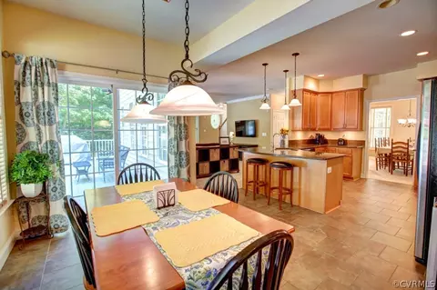 8317 E Harrison Ct, Fredericksburg, VA 22407 photo 9