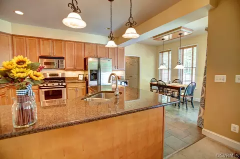 8317 E Harrison Ct, Fredericksburg, VA 22407 photo 8