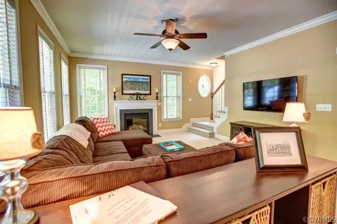 8317 E Harrison Ct, Fredericksburg, VA 22407 photo 10