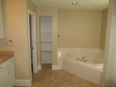 297 Mallard Dr, Hardyville, VA 23070 photo 10