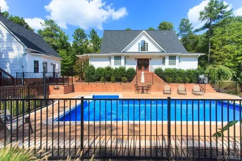 638 Daniel Rd, Blackstone, VA 23824 photo 4