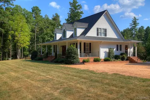 638 Daniel Rd, Blackstone, VA 23824 photo 2
