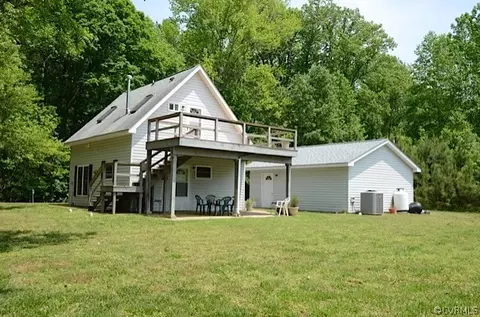 136 Arrowhead Dr, Weems, VA 22576 photo 18