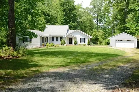 136 Arrowhead Dr, Weems, VA 22576 photo 17