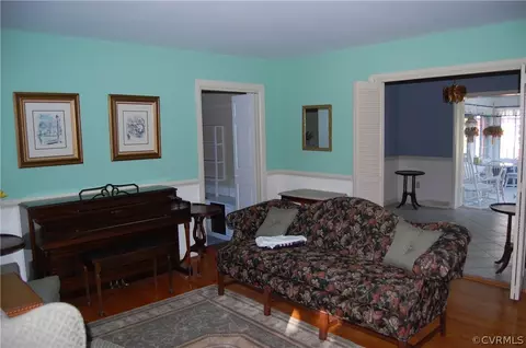 38 Maple Ln, Blackstone, VA 23824 photo 2