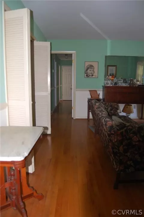 38 Maple Ln, Blackstone, VA 23824 photo 4