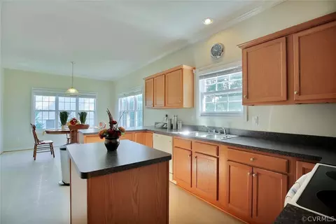 11319 Heidi Dr, Midlothian, VA 23112 photo 13