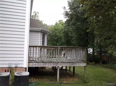 930 Rockhaven Ct, Chester, VA 23836 photo 5