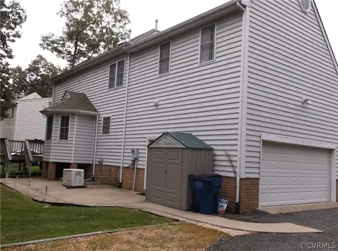 930 Rockhaven Ct, Chester, VA 23836 photo 2