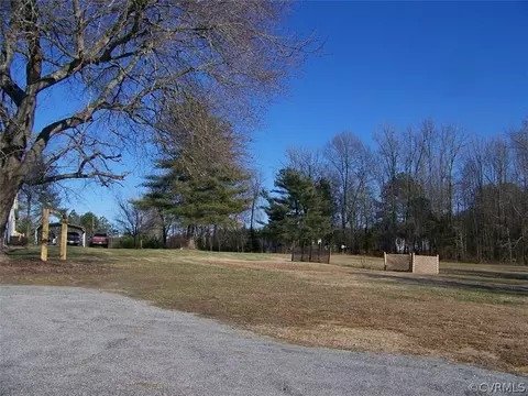 867 E Court House Rd, Blackstone, VA 23824 photo 7